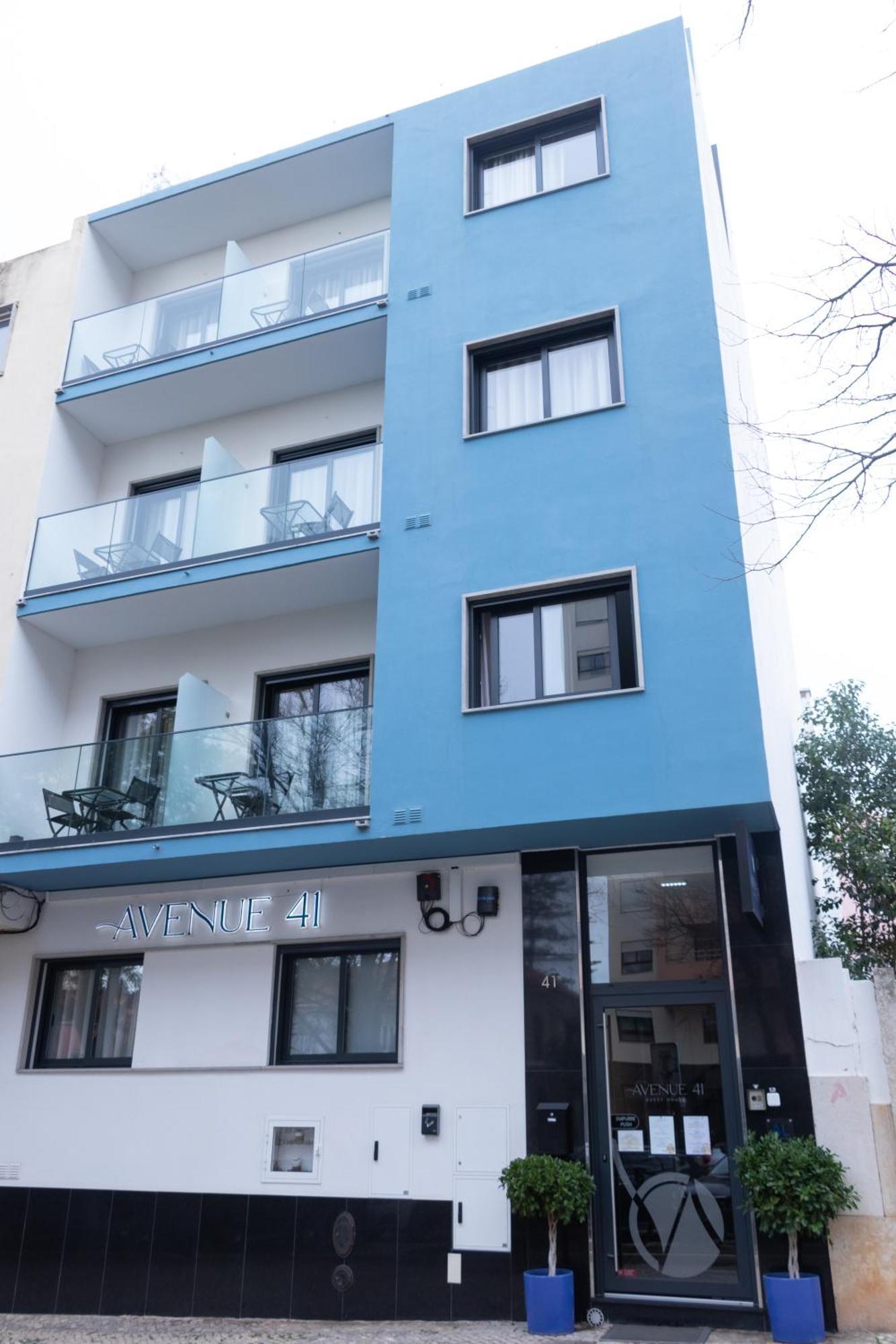 Avenue 41 *